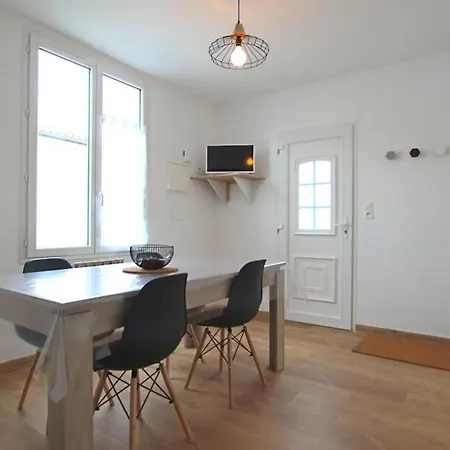 Townhouse Near The Thermal Baths La Rochelle And The Ile D'oleron